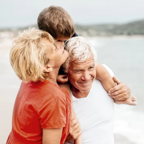 Lasten ja isovanhempien kanssa