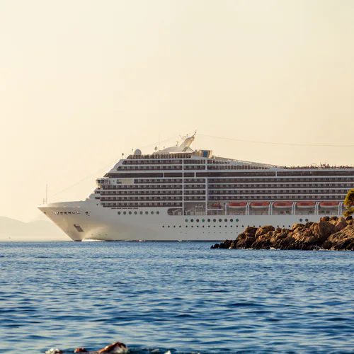 Keskikokoisella laivalla